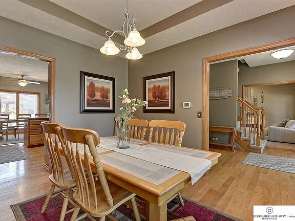 5th image of 9913 Brentwood Dr