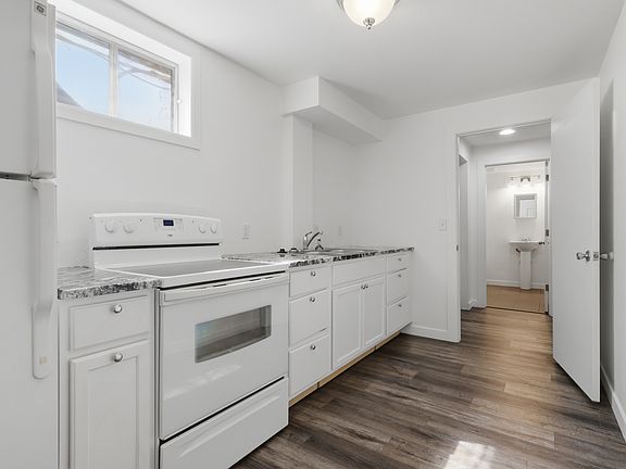 3rd image of 2479 Tulip St #B
