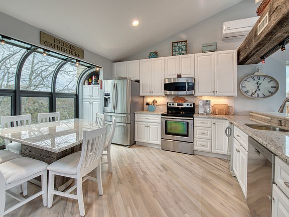 3rd image of 21 S Fulton Dr #12