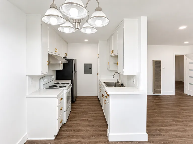 5550 Denny Ave, LLC — Photo 3