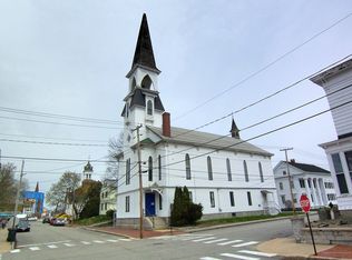 12 School St, Saco, ME 04072