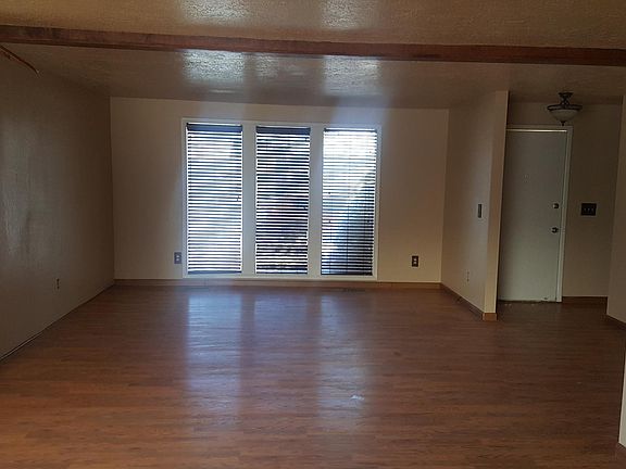 3rd image of 776 Campus Dr