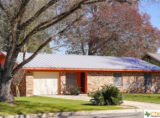 1327 E Milam St, Luling, TX 78648