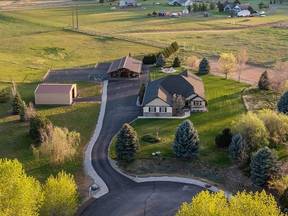 1st image of 1709 W Cinnibar Ln