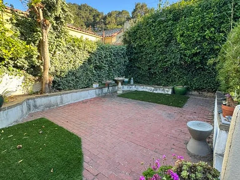 1033 W Micheltorena St — Photo 2