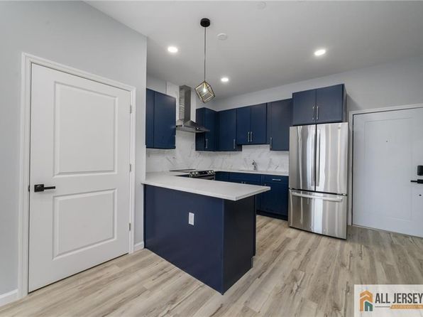 202-208 W 7th St #2C