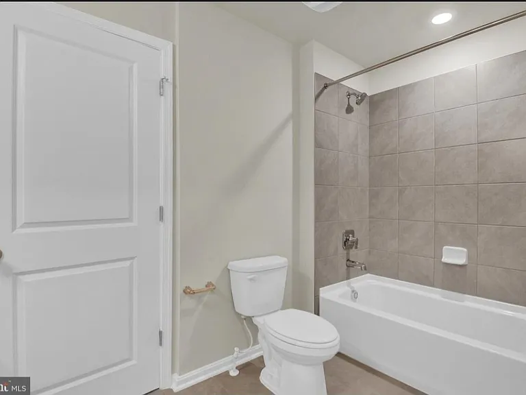 404 Constellation Ln — Photo 18