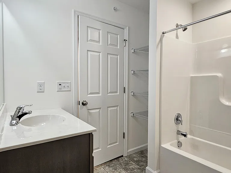 4 Sand St — Photo 20