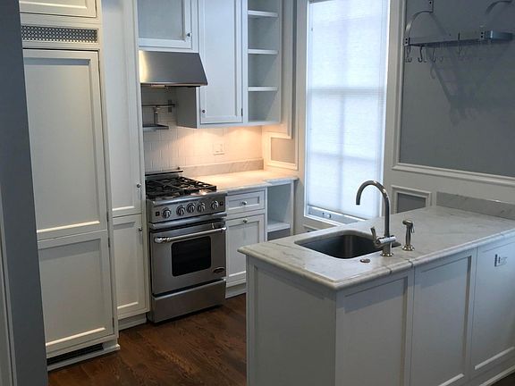 2nd image of 334 W Menomonee St #13A