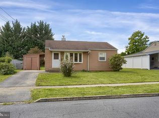 27 Essex Rd, Camp Hill, PA 17011