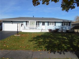 9 Lucena Dr, Rochester, NY 14606