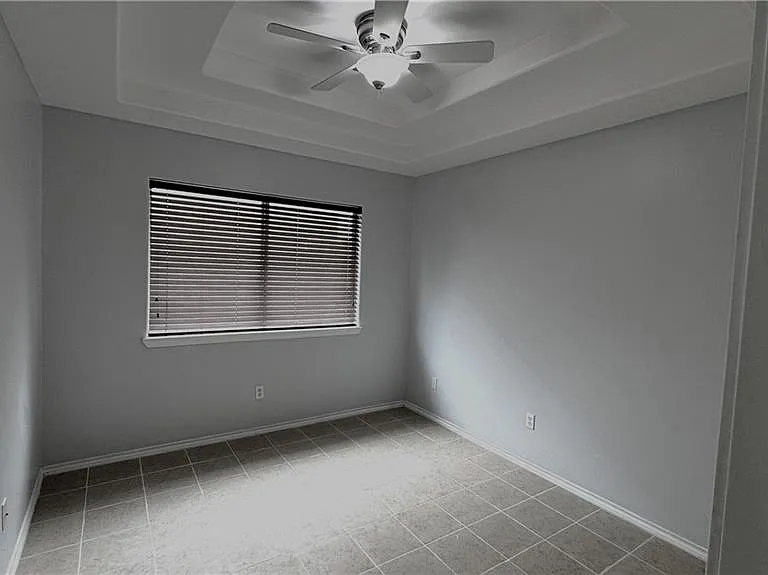 3405 Santa Monica — Photo 24
