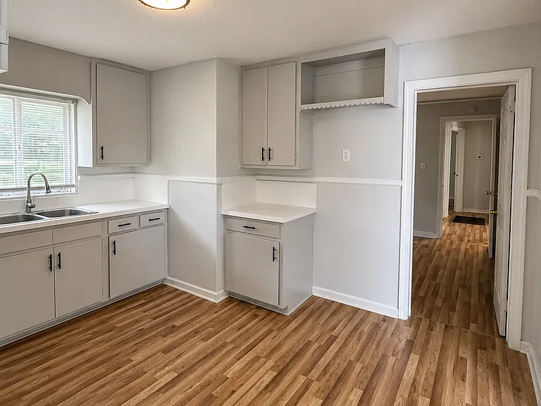 775 Launcelot Rd — Photo 6