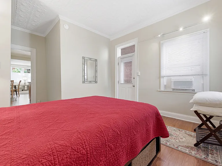 2213 Jane St #1 — Photo 15