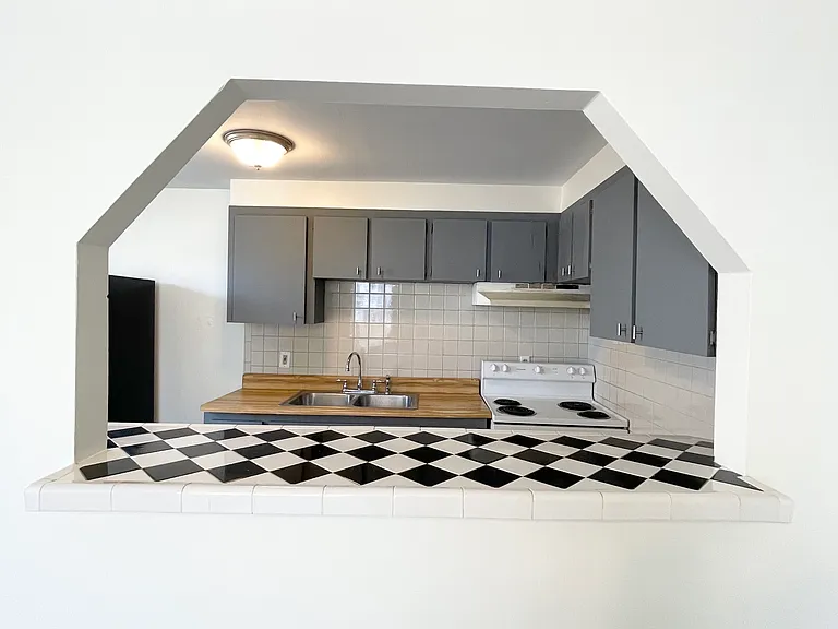 2916 N 16th St #1 — Photo 9
