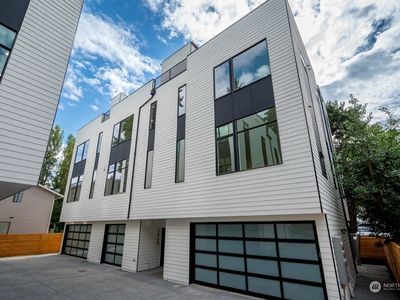 17917 Stone Avenue N #B, Seattle, WA, 98133