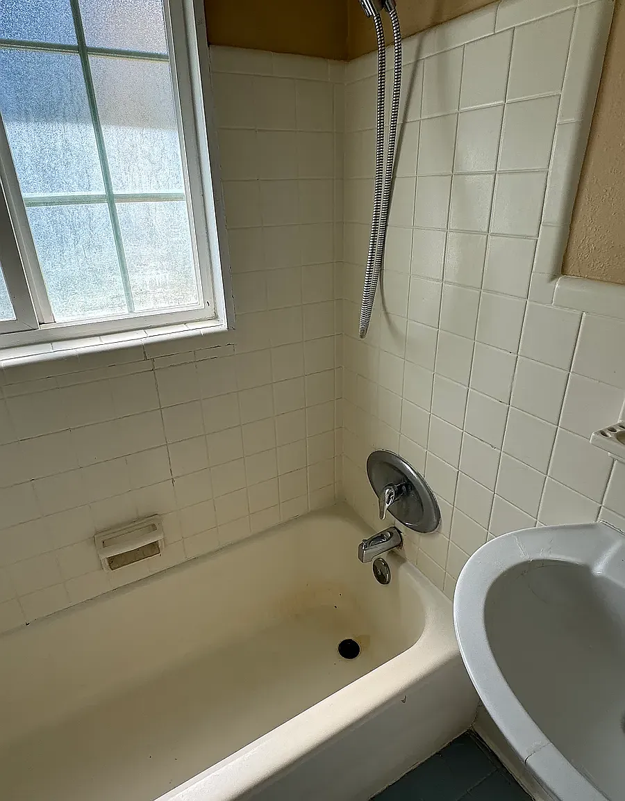 3 bed, 800 sqft, $1,575 — Photo 2