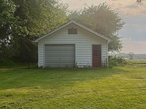 2nd image of 3218 Bronson Hill Rd