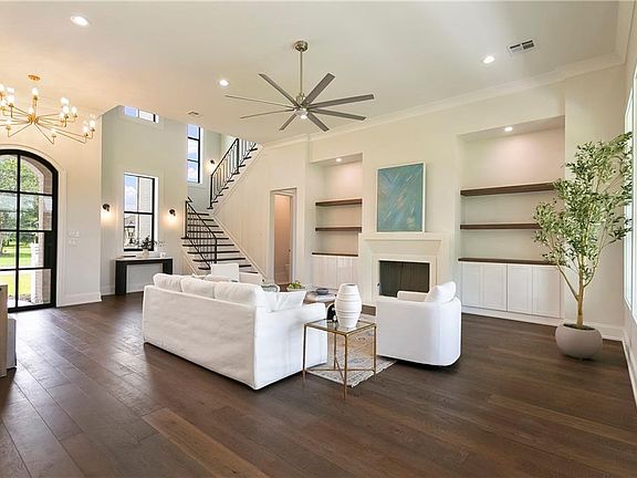 5th image of 15 Oak Hills Ln