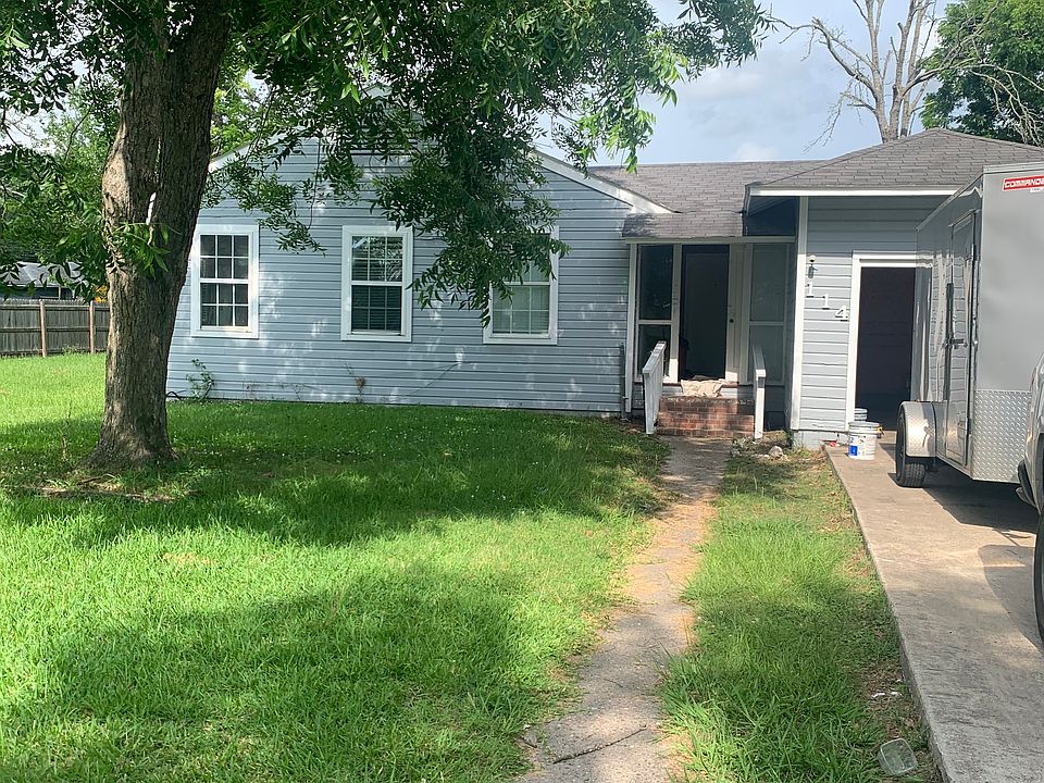 1st image of 114 Lakeside Dr