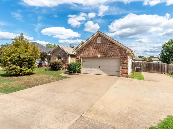 3608 Bay Meadow Dr, Benton, AR 72015