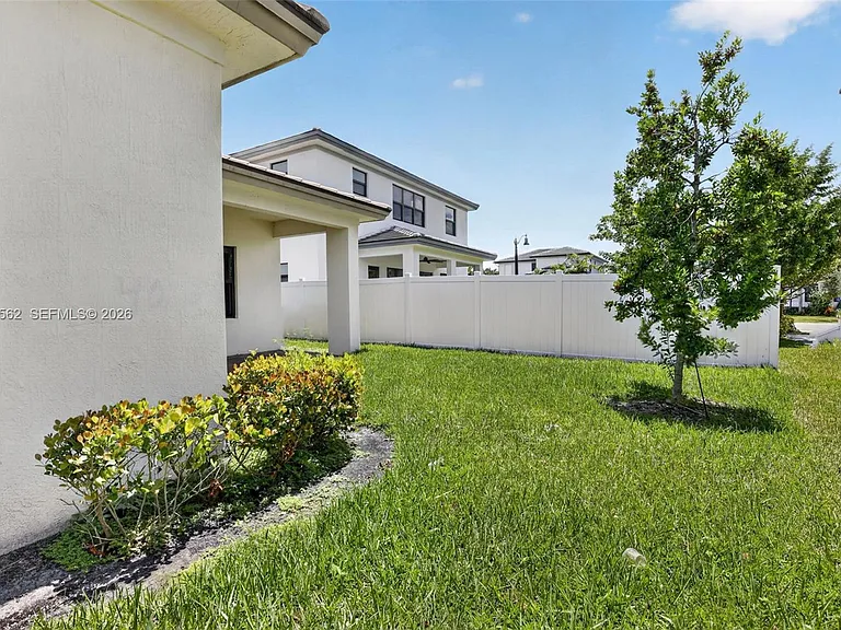 4574 SW 173rd Ave — Photo 38