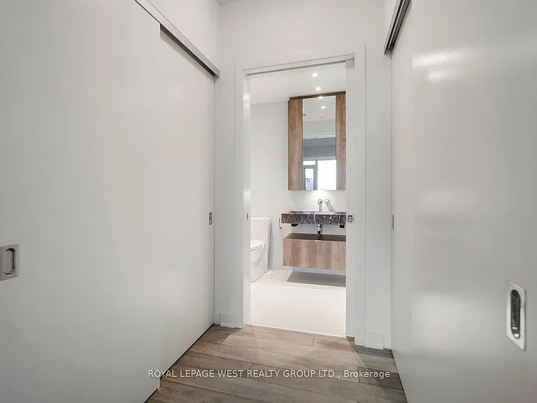 11 Yorkville Ave #1310 — Photo 28