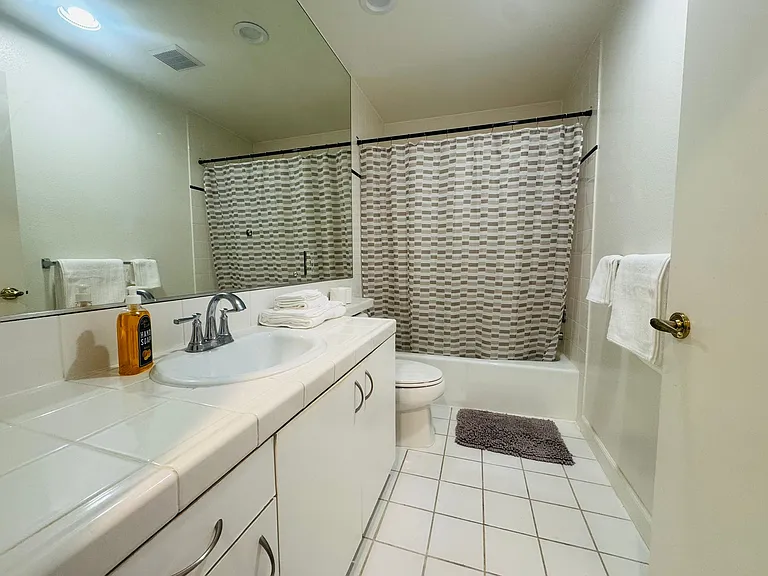 333 Westminster Ave #304 — Photo 8