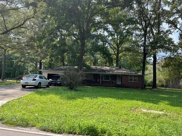 521 W Limestone Rd, Hazel Green, AL 35750