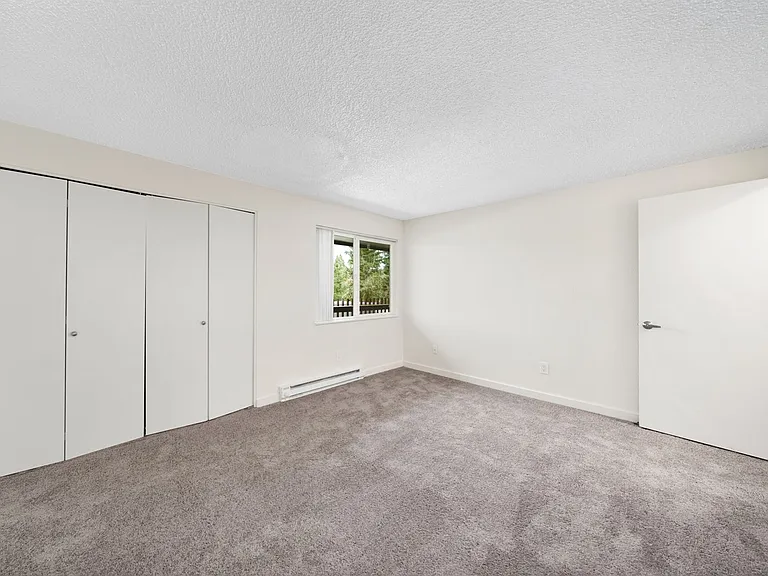 118- Tigard York — Photo 5