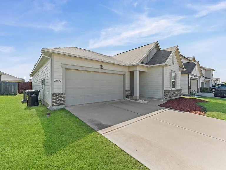 10132 Pappas Dr — Photo 2