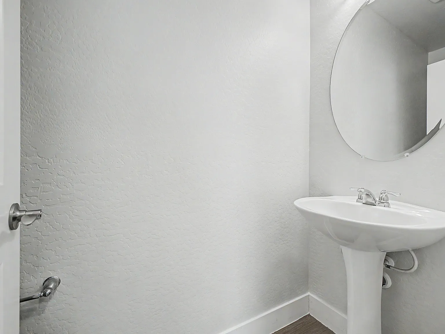 3 bed, 2.5 bath, 2023 sqft, $2,599 — Photo 3