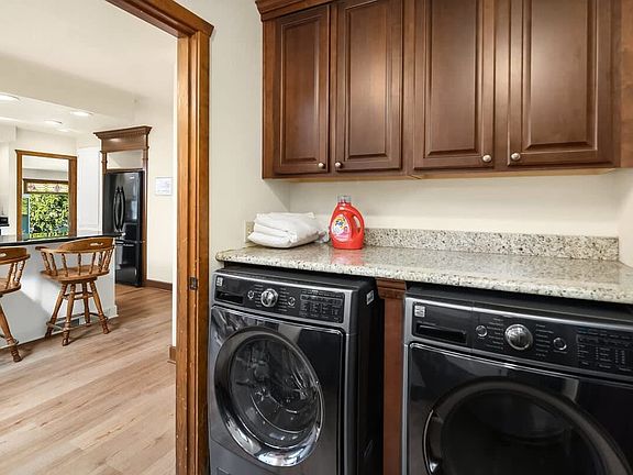 4th image of 18348 W Lake Desire Dr SE