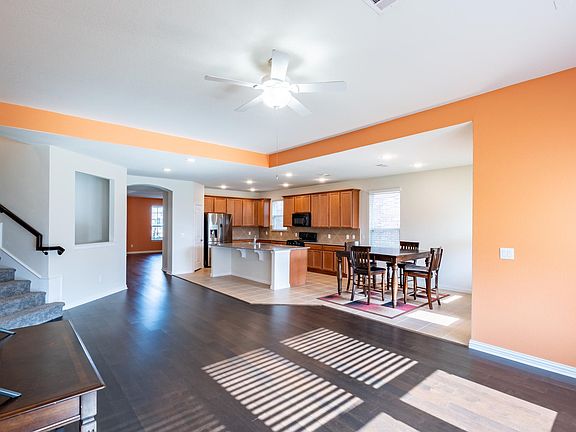 4th image of 512 Keel Ln