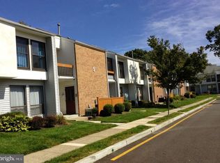 5 Twin Rivers Dr #I, Hightstown, NJ 08520