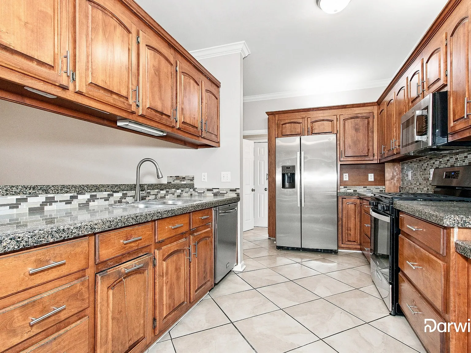 4 bed, 4.5 bath, 2411 sqft, $2,730 — Photo 2