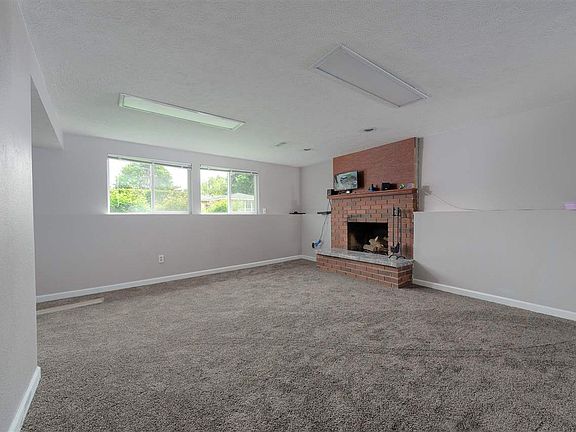 3rd image of 3423 E 31st Ave