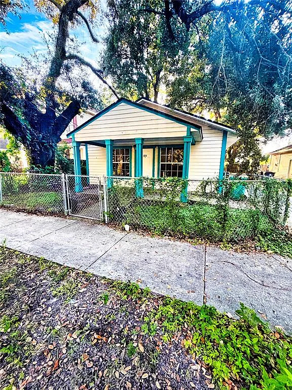 3 bed, 2.0 bath, 1056 sqft, $1,750 — Photo 2