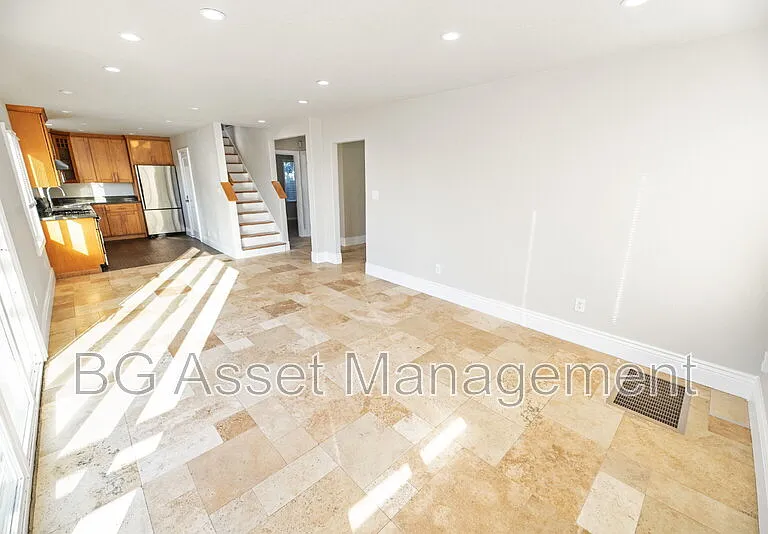 1723 Bayo Vista Ave — Photo 5