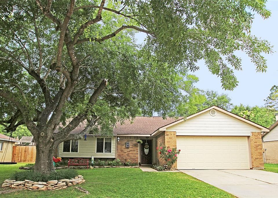 1st image of 410 Country Ln