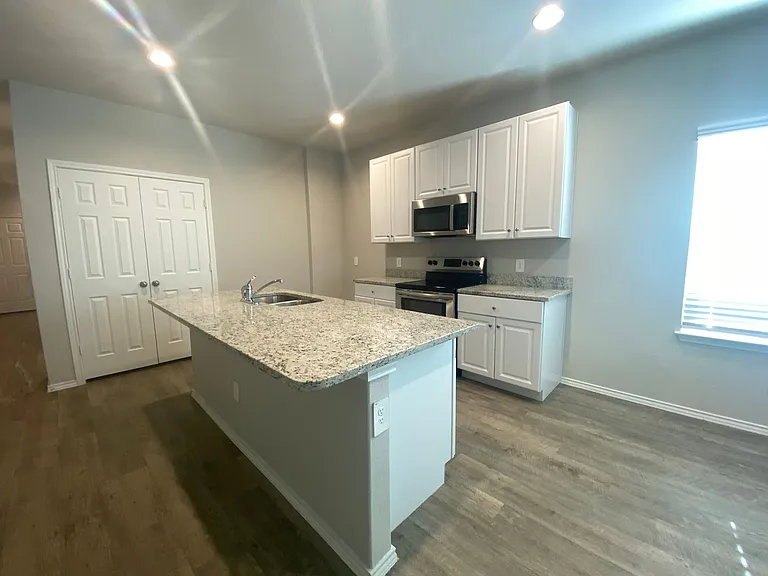 621 Jennifer Cv — Photo 5