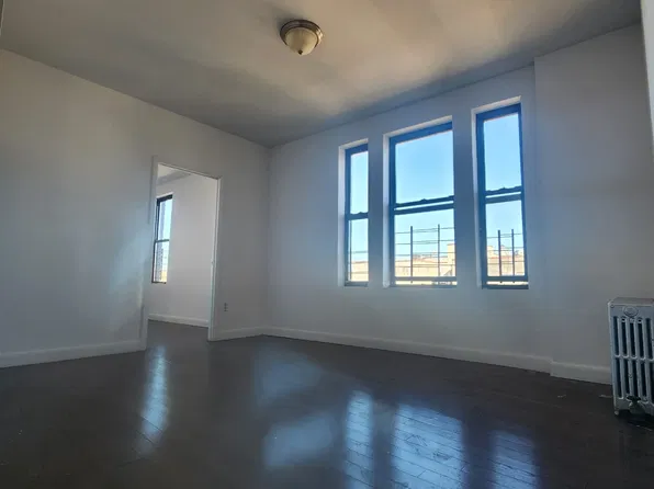 490 East 184th Street image 1 of 6