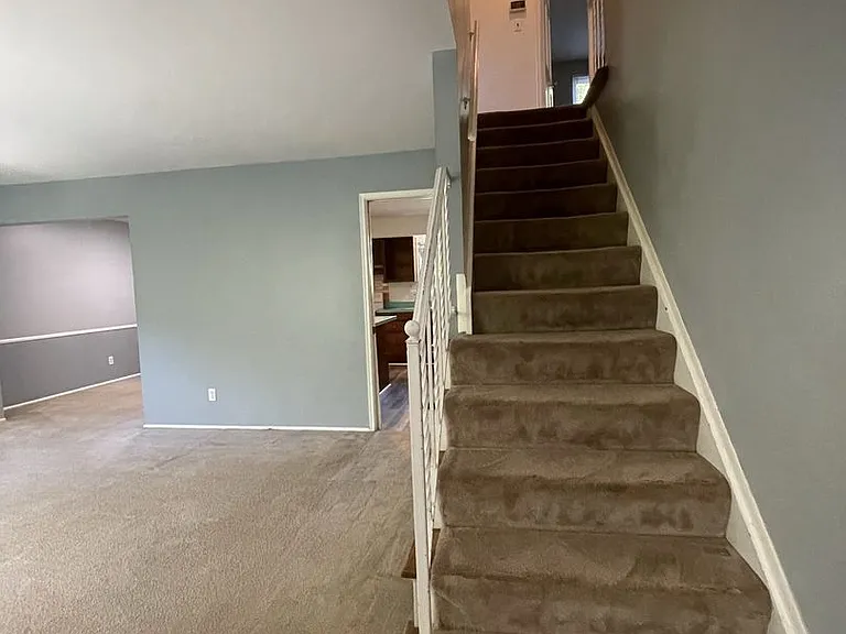 2163 Yorktown Dr — Photo 20
