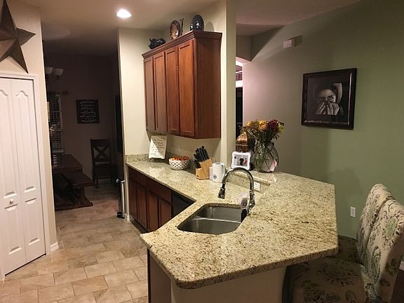 5th image of 504 Silverdale Ave