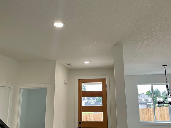 3rd image of 4522 NE 59th Ave