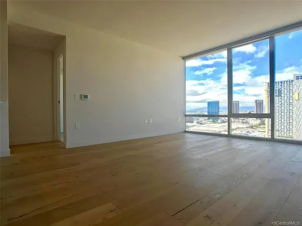 1001 Queen St #3205, Honolulu, HI 96816