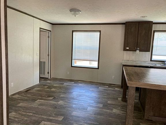 5th image of 2800 W Memorial Dr #165