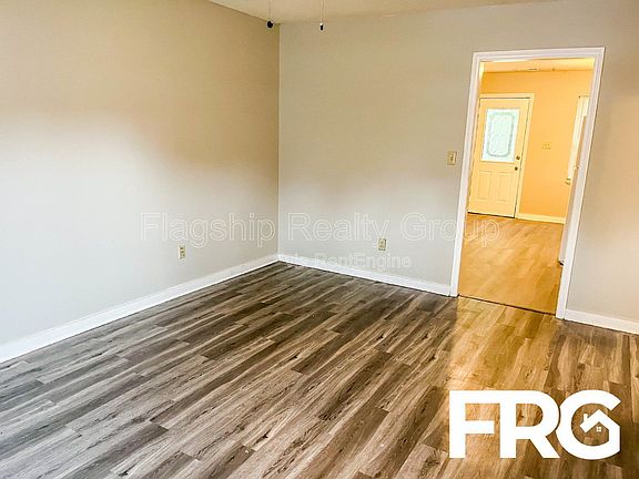 2nd image of 204 Connie Cir