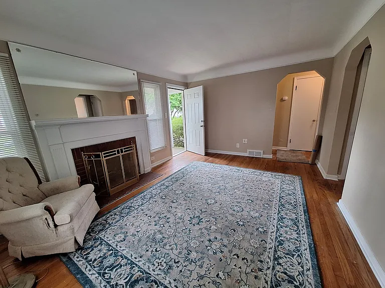20293 Washtenaw St — Photo 5