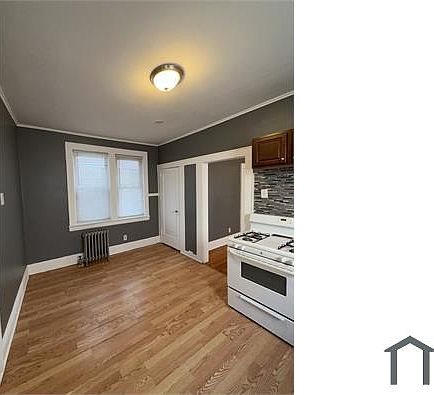 5th image of 185 Linden Ave Floor 1